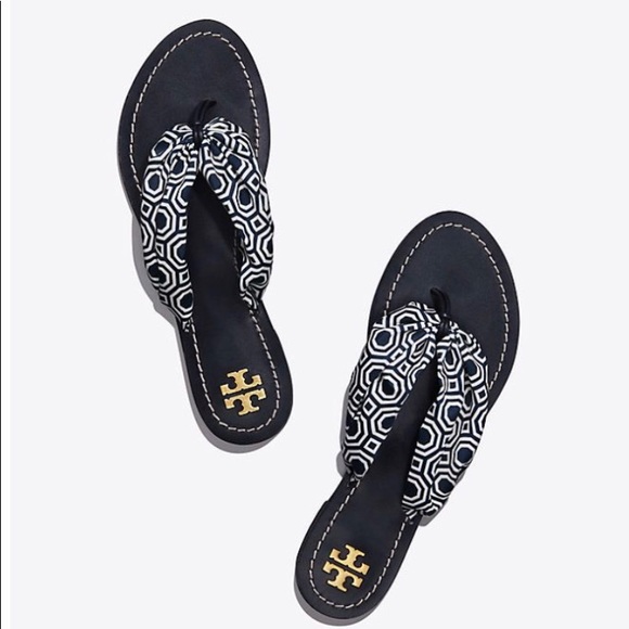 Tory Burch Carson Flip Flops - Picture 1 of 8